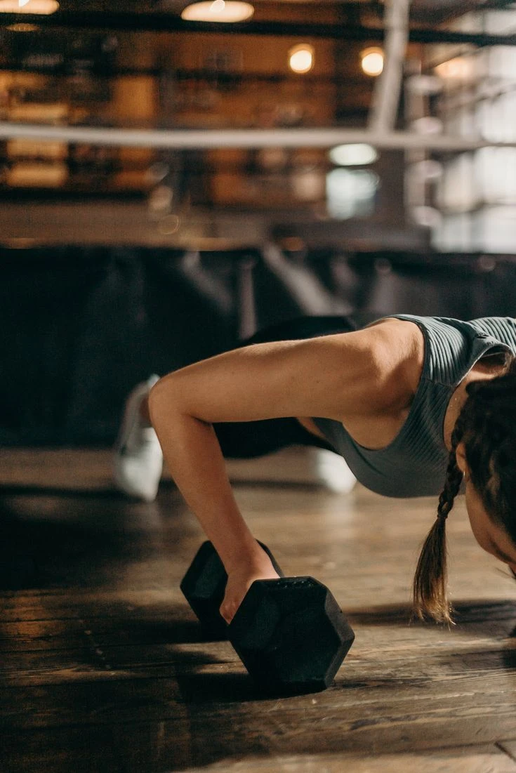 pushups exercise perfrom by a girl