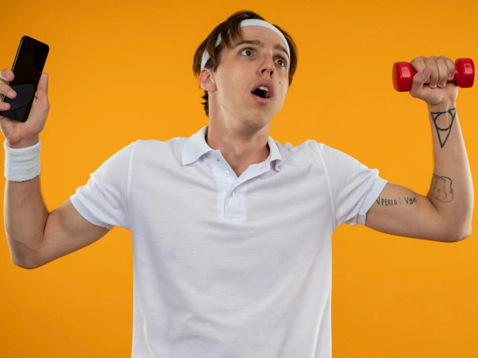 Personal Trainer Vs. Workout Apps: Which Is Right For You?